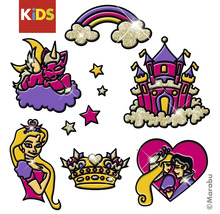 Fensterset für Kinder mit Motiven von Prinzessin, Einhorn, Schloss, Regenbogen, Krone und Herz mit Glitzereffekten.