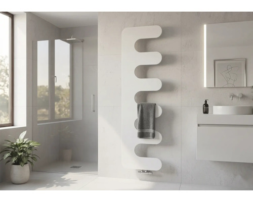 Salle de bains moderne et lumineuse avec radiateur sèche-serviettes blanc au design ondulé, douche à l'italienne en verre et miroir éclairé.