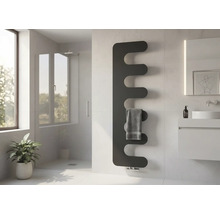 Salle de bains moderne avec radiateur sèche-serviettes design noir sur mur clair, serviette grise, meuble sous vasque et douche vitrée.