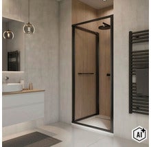 Salle de bain moderne avec douche à l italienne, cadre noir, panneaux imitation bois et sèche serviettes dans un espace lumineux et organisé. (Image AI modified or generated)