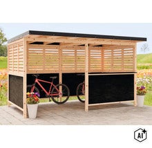 Abri à vélos ouvert en bois avec parois à lattes et toit plat pour le rangement protégé des vélos dans le jardin. (Image AI modified or generated)