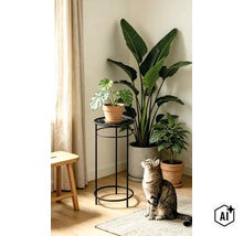 Un support pour plantes rond en métal noir dans un salon avec un chat et diverses plantes en pot. (Image AI modified or generated)