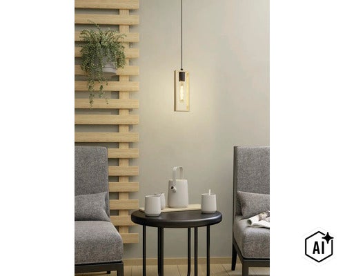 Moderne Pendelleuchte mit rechteckigem Holzrahmen über einem kleinen Beistelltisch zwischen zwei grauen Sesseln. (Image AI modified or generated)