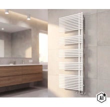 Radiateur de salle de bain moderne à éléments tubulaires horizontaux dans une salle de bain lumineuse avec meuble vasque (Image AI modified or generated)