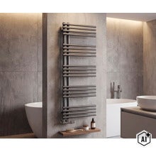 Sèche-serviettes moderne dans une salle de bain élégante avec carrelage imitation béton et baignoire îlot. (Image AI modified or generated)