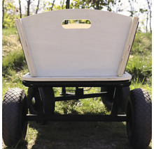Chariot à bras avec structure en bois et pneus profilés stables sur une prairie