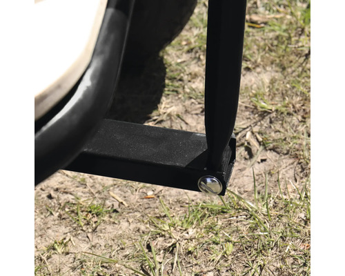 Vue détaillée d'un cadre en métal noir avec visserie pour meubles de jardin.
