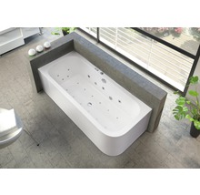Modernes Badezimmer mit eingelassener Whirlpool Badewanne