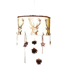 Suspension avec motif de cerf et décoration de pommes de pin
