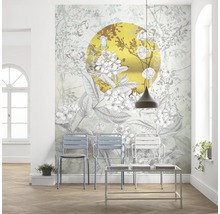Intérieur avec papier peint photo à motif végétal et cercle doré