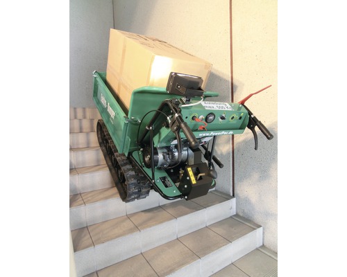 Elektro Dumper mit Ladung auf einer Treppe