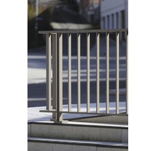 Geländer aus Metall auf einer Treppe