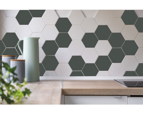 Décoration murale avec des carreaux hexagonaux dans la cuisine