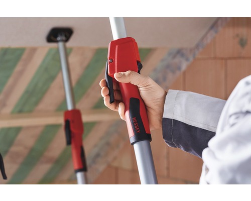 Logo Bessey avec une main manipulant un support télescopique pour le montage au plafond