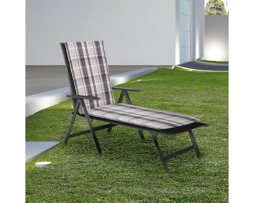 Chaise longue de jardin en métal avec dossier réglable et revêtement à carreaux sur pelouse