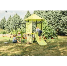 Spielturm mit Rutsche und Schaukel für Kinder im Garten