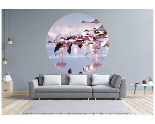 Wandbild mit Flamingos in einem Wohnzimmer