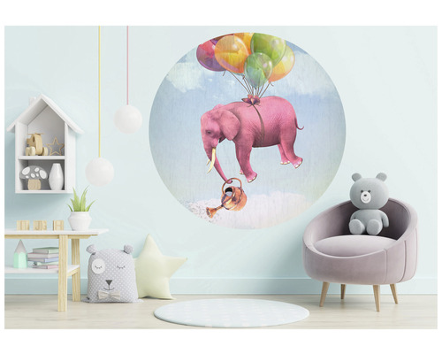 Chambre d''enfant avec sticker mural d''un éléphant volant à des ballons et divers meubles