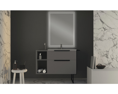 Salle de bains moderne avec meuble-lavabo, meuble sous-vasque et miroir éclairé