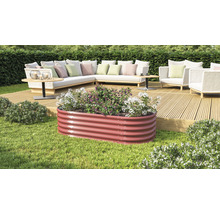 Hochbeet aus Metall mit Bepflanzung im Garten