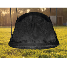 Schwarze Hängeschaukel mit Seilen im Garten