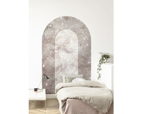 Schlafzimmer mit Bett und Bogen Wandtattoo mit Sternenmuster