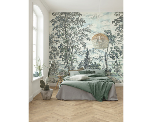 Chambre avec papier peint paysage, lit et plancher en bois