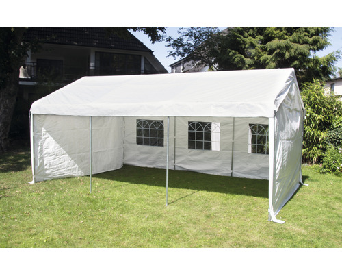 Weißes Partyzelt mit Fenstern auf einer Rasenfläche