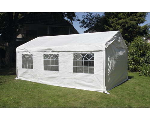 Weißes Partyzelt mit Fenstern auf einer Rasenfläche