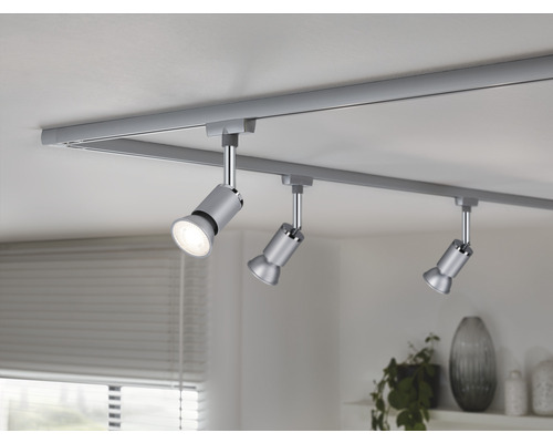 Deckenleuchte mit drei Strahlern an einer Schiene