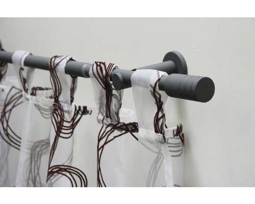 Gardinenstange mit Vorhängen