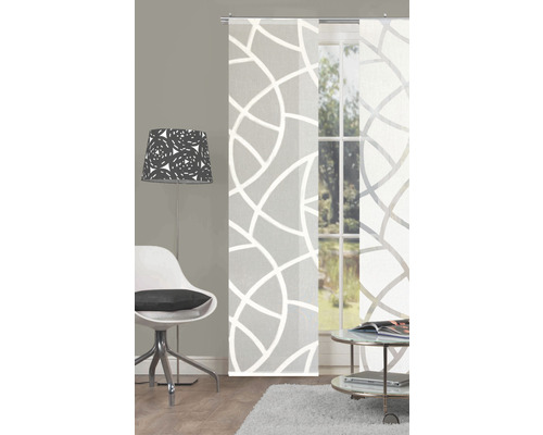 Salon avec panneaux coulissants et motif géométrique