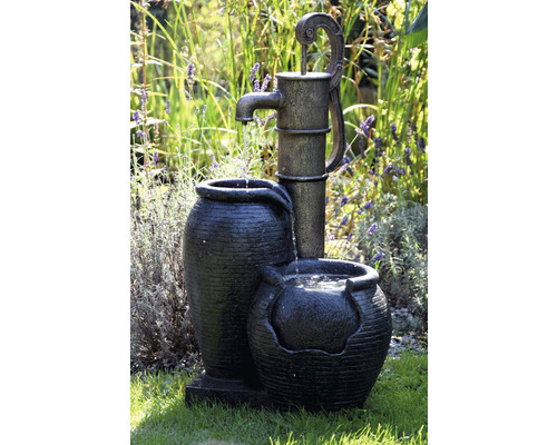 Fontaine de jardin avec robinet et deux bassins