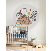 Kinderzimmer mit Wandtattoo, Kinderbett und Dekoration