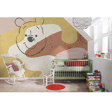 Kinderzimmer mit Wandbild von Winnie Puuh, Wiege und Schaukelstuhl