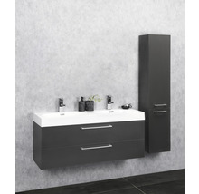 Salle de bains moderne avec meuble sous-lavabo et armoire haute