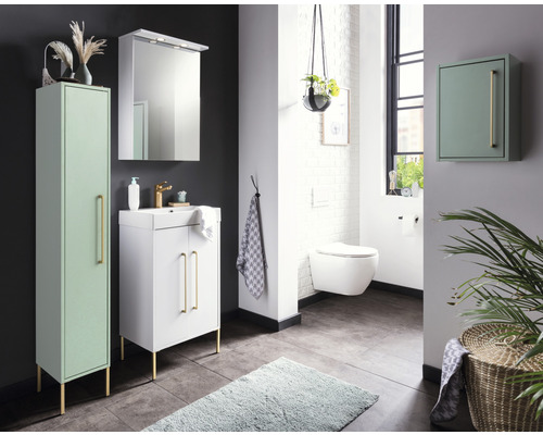 Salle de bain avec lavabo, armoire de toilette, armoire haute, armoire suspendue et WC suspendu dans un design clair et convivial
