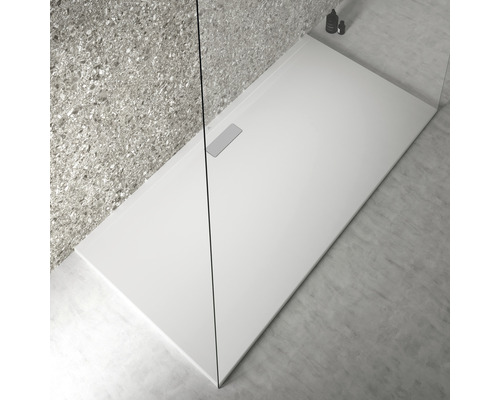 Douche à l''italienne avec caniveau de douche et paroi de douche