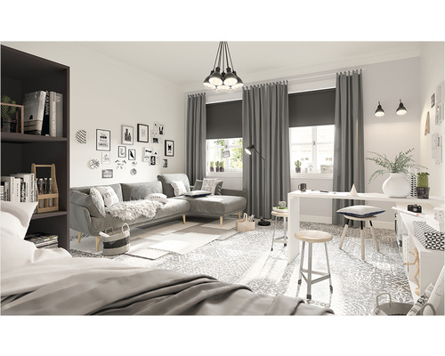 Wohnzimmer mit Sofa, Schreibtisch und Bücherregal in hellem Design