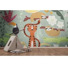 Papier peint pour enfants avec motifs de jungle, comprenant des paresseux, des tigres et des crocodiles, dans la chambre d''enfant