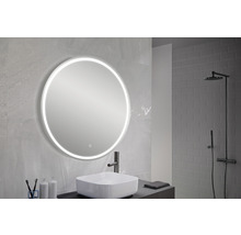 Modernes Badezimmer mit rundem Spiegel mit Beleuchtung, Waschbecken und Dusche