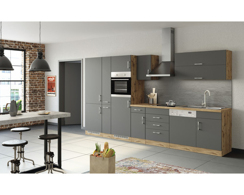 Moderne Küche mit grauen Schränken und Holzelementen