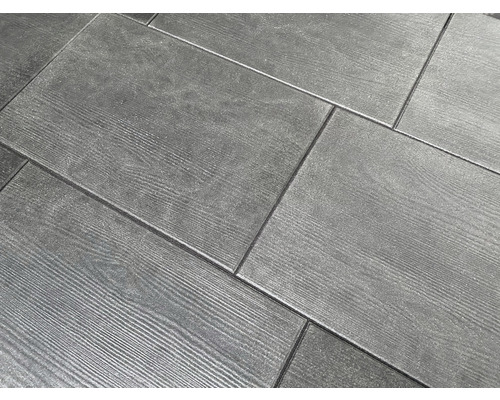 Bodenfliesen mit Holzoptik