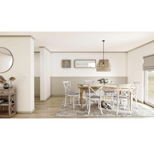 Salle à manger lumineuse avec table en bois, chaises et éclairage décoratif