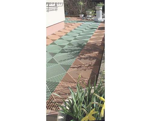 Carrelage de terrasse posé à l''extérieur