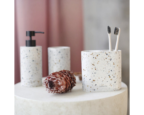 Badezimmer-Set mit Seifenspender, Becher und Zahnbürstenhalter im Terrazzo-Stil