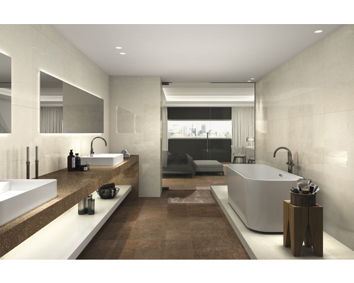 Helles Badezimmer mit Waschtischen, Badewanne und Fliesen