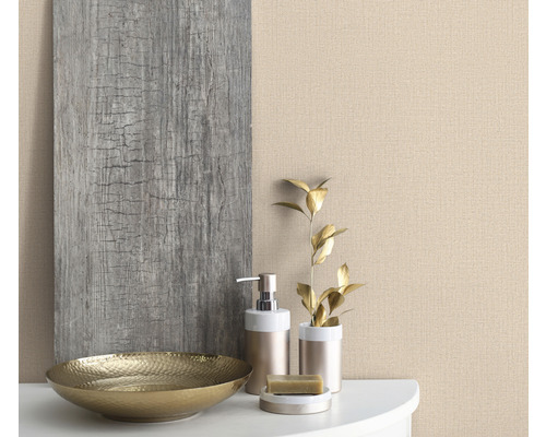 Dekoratives Badezimmerensemble mit Schale, Seifenspender und Handtuch