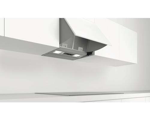 Hotte encastrable dans une cuisine moderne