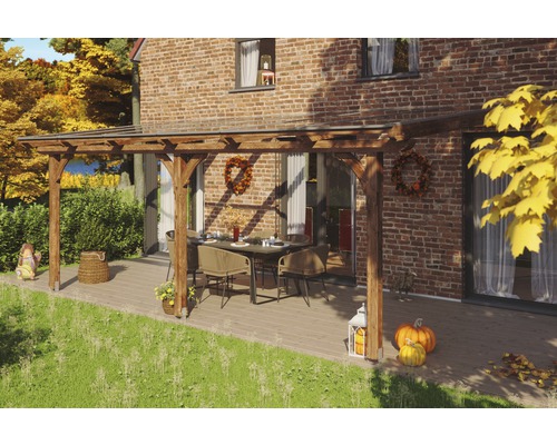 Toiture pour terrasses Skanholz Rimini 648 x 300 cm, noyer Terrasse en bois avec toit de terrasse, table et chaises devant une maison en briques